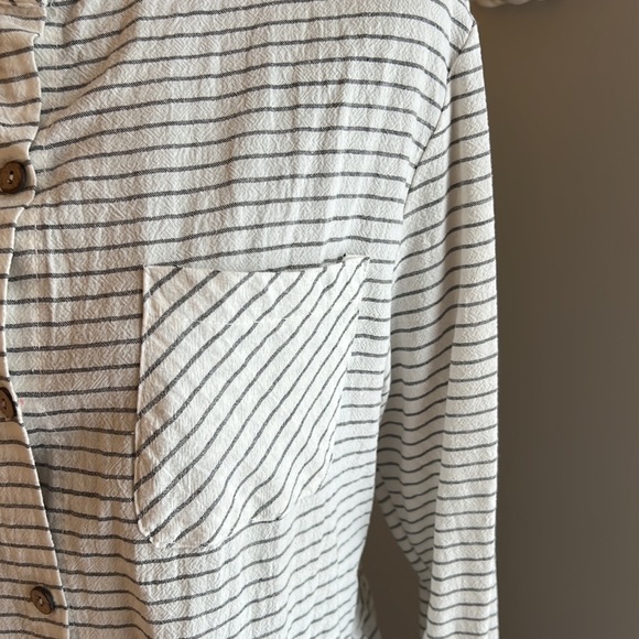 Peplum Ruffle Top - Picture 4 of 11